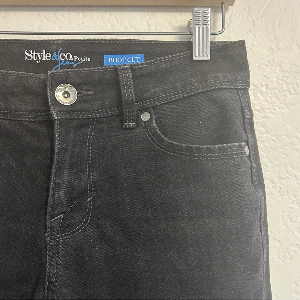 Style & Co Petite Bootcut Jeans Size 4P Black Stretch Denim Chain Stitch Pocket - Picture 2 of 6